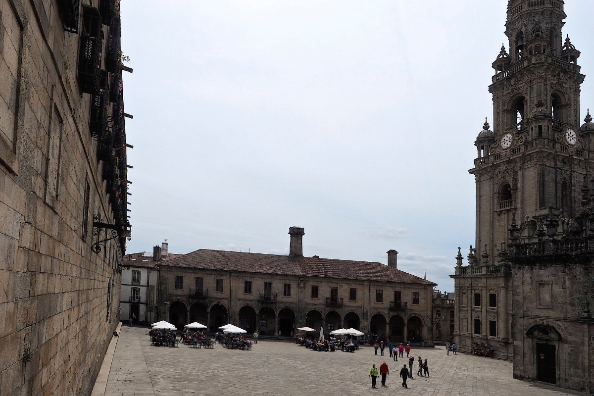 Ver Santiago de Compostela en medio día
